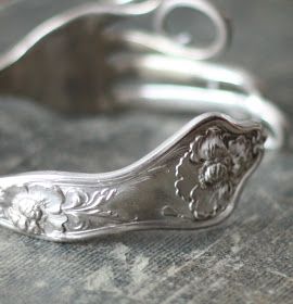 Flea Market Crafts, Cutlery Art, Silverware Crafts, Fork Jewelry, Fork Bracelet, Spoon Bracelet, Silverware Jewelry, Spoon Jewelry, Bracelets Diy