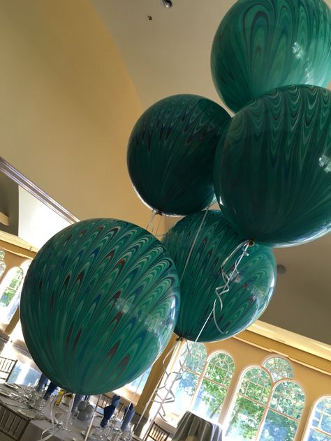 Peacock green balloons Baloon Art, Green Balloons, Beautiful Balloons, Green Peacock, Green Balloon, Peacock Green, Ravens, Balloons, Shower