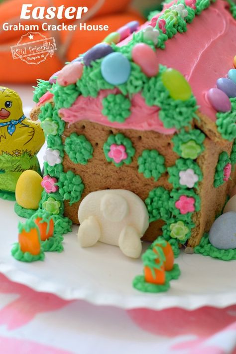 This Easter Graham Cracker House is such a fun and easy craft and a great way to decorate the house for Easter. Make simple Easter graham cracker houses with the kids for a fun activity. www.kidfriendlythingstodo.com #grahamcrackerhouse #easter #craft #fun #easy #candy Easter Bunny House, Easter Gingerbread House, Graham Cracker House, Gingerbread House Kit, Cracker House, Bunny Hutch, Candy Egg, Gingerbread House Kits, House Crafts