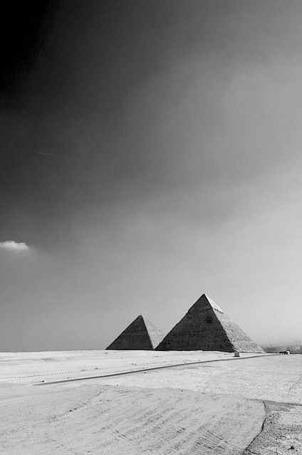 LoveMore: May 2012 Pyramids Photography, Mojave Ghost, Egypt Aesthetic, Pyramids Egypt, Giza Egypt, Ancient Egypt History, Army Pics, Egyptian History, Dark Art Illustrations