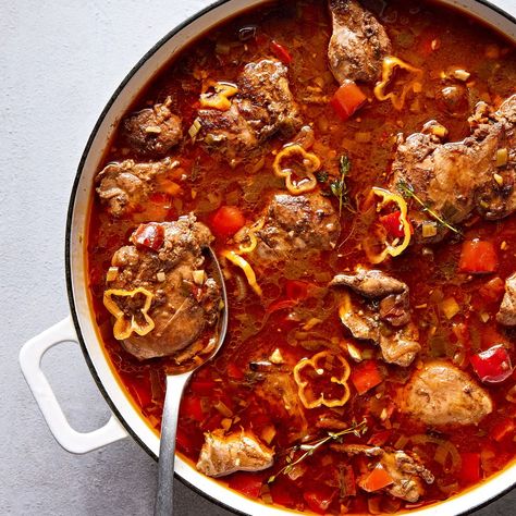 Brown Stew Chicken Brown Stew Beef Jamaican, Brown Stew Chicken Jamaican Recipe, Brown Stew Chicken Jamaican, Jamaica Brown Stew Chicken, Jamaican Oxtail Stew, Jamaican Curry Chicken, Chicken Thighs Dinner, Brown Stew Chicken, Stew Chicken