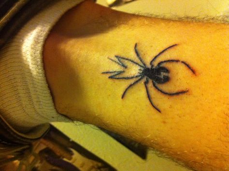 My new tat. The spider from Danger Days. MCR is and will be my favorite band for a long time to come. Mcr Spider Tattoo, Danger Days Spider Tattoo, Danger Days Spider, Mcr Band, Danger Days, Favorite Tattoos, Band Tattoos, Stick N Poke, Spider Tattoo