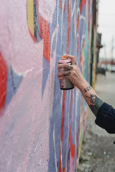 A Person Doing Graffiti on a Wall Using a Spray Paint · Free Stock Photo Doing Graffiti, Spray Paint Wall, Graffiti Painting, Artist Aesthetic, Graffiti Wall, Graffiti Artist, Street Artists, Spray Painting, Spray Paint