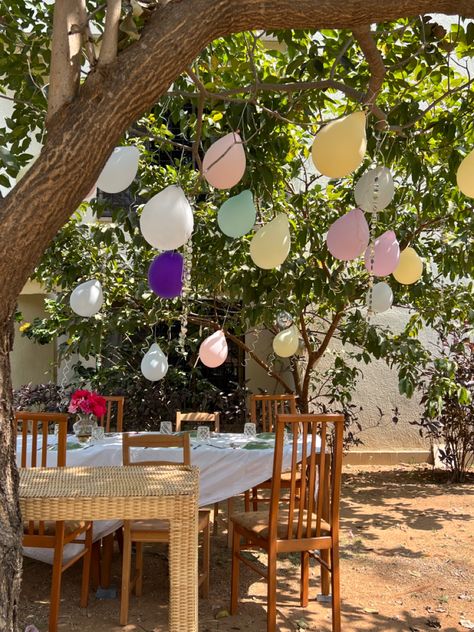 Outdoor Birthday Party Set Up Ideas, Graduation Party Picnic, Outside Birthday Decorations, Garden Party Balloons, Outside Birthday Party, Outdoor Birthday Party Decorations, Kids Gardening Party, Summer Backyard Parties, Backyard Kids Party