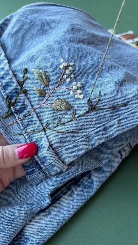 What do you think? I’ve been using up some embroidery threads again, this time to frame some of the jean pocket. It adds that little bit of… | Instagram Embroidered Hem Jeans, Denim Mending, Hand Embroidered Denim, Jean Embroidery, Embroidery Jeans Diy, Basic Embroidery, Denim Embroidery, Learning To Embroider, Stitching Ideas