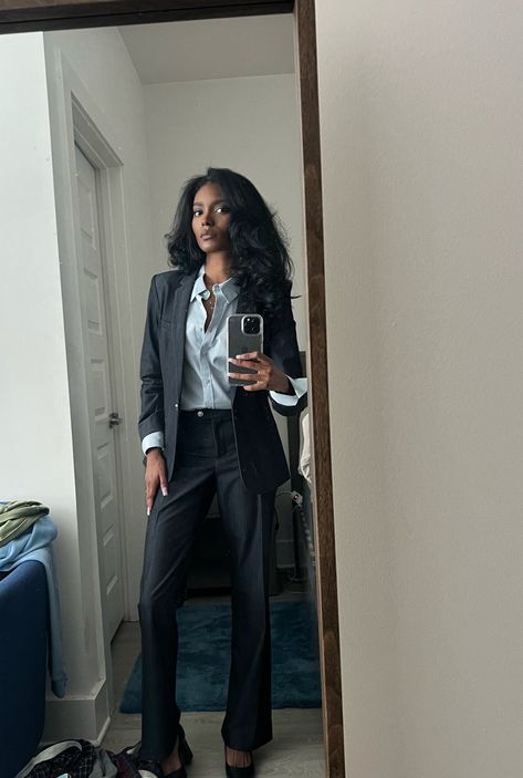 Laurenb on X: "started my internship today! https://t.co/Ufl6Nh8kiT" / X Job Interview Outfit For Women Casual, Buisness Casual Women, Court Outfit, Internship Outfit, Modest Girly Outfits, Job Interview Outfit, Women Lawyer, Business Professional Outfits, Lawyer Fashion