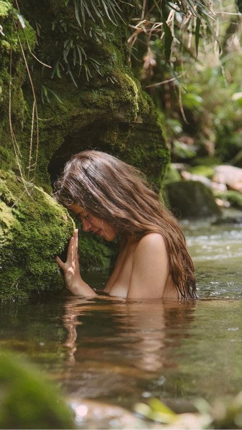 Romantic Beach Photos, Wild Feminine, Beach Romance, Venomous Snakes, Isabella Rossellini, Medieval Woman, Asian Cosplay, Nature Photoshoot, Robinson Crusoe