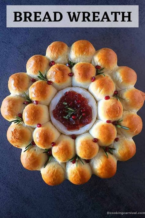 Wreath Bread, Baked Brie Cheese, Festive Bread, Bread Wreath, Brie Cranberry, Brie Appetizer, Dinner Buffet, Brie Recipes, Christmas Bread