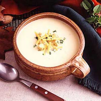 Elvis Presleys favorite "Potato Cheese Soup" Marie Callenders Recipes, Marie Calendars, Potato Cheese Soup, Sausage And Potato Bake, Cheese Soup Recipe, Cheese Soup Recipes, Potato Cheese, Potato Soup Recipe, Cheese Soup