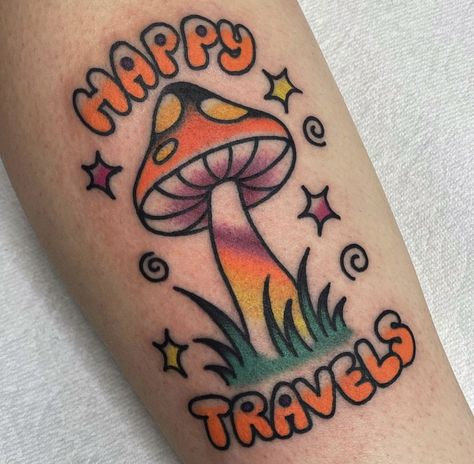 Mushroom Tattoo Ideas, Peace Tattoos, Mushroom Tattoo, Traditional Tattoo Flowers, Hippie Tattoo, Optical Illusion Tattoo, Country Tattoos, Rainbow Tattoos, Tattoo Old School