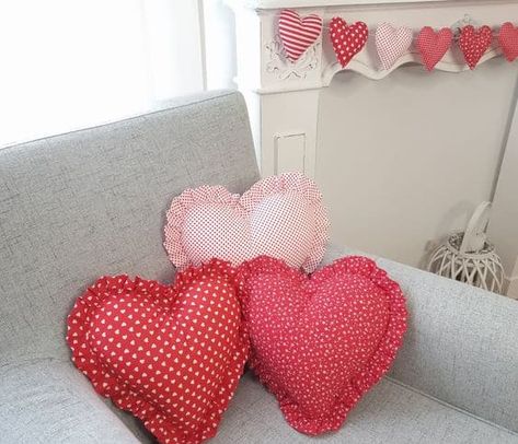 14 Chic DIY Valentine's Day Decor Ideas » Lady Decluttered Valentines Day Decor Rustic, Saint Valentin Diy, Valentines Bricolage, Red Throw Pillow, Easy Valentine Crafts, Diy Valentine's Day Decorations, Heart Pillows, Rustic Valentine, Great Grandma Gifts