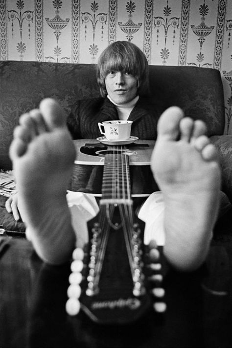 Exclusive:+Check+Out+9+Rarely-Seen+Photos+of+the+Rolling+Stones - Esquire.com Brian Jones Rolling Stones, Rollin Stones, Home London, Brian Jones, Charlie Watts, Intimate Photos, Musica Rock, Keith Richards, Jim Morrison