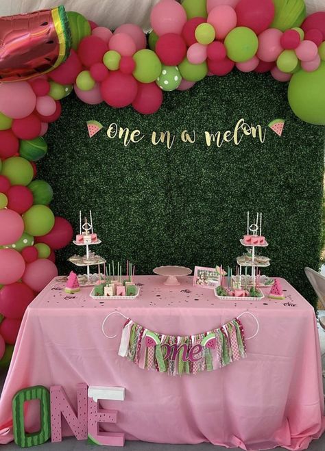 One In A Melon Banner, One In A Melon First Birthday, Watermelon Birthday Party Decorations, Watermelon Birthday Party Theme, Watermelon Banner, Melon Birthday, Baby Shower Watermelon, Watermelon Theme, Watermelon Birthday Parties