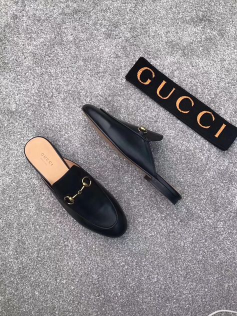 Lofar Shoes, Trendy Mens Shoes, Sandals Brands, Gucci Mules, Slipper Boots, Mens Street Style, Mule Shoe, Casual Shoes, Sandals Heels