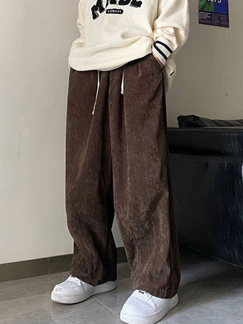 Trendy Pants Men, Brown Pant Outfits Men, Brown And White Outfit Men, Brown Pants Outfit Men, Otdd Outfit, Fits Ideas, Pants Outfit Men, Jeans Outfit Summer, Pants Brown