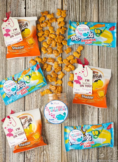 Party Ideas Activities, Goldfish Snack, Gummy Fish, Student Valentines, Students Gifts, Gummy Worm, Fish Crackers, Valentines Snacks, February Holidays