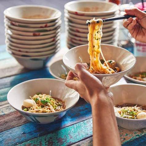 (Changi City Point) The Original Boat Noodle SG Hong Kong Noodles, Thai Boat, Ramen House, Boat Noodle, Thai Cafe, Wonton Noodles, Khao Soi, Noodle Bar, Food Art Photography