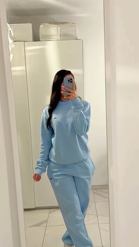 Nike Tech Fleece Blue Girl, Nike Long Sleeve Blue Set, Girls Nike Tech Fleece Drip, Blue Sweat Set, Blue Fitted Long Sleeve Tracksuit, Blue Named Collective Tracksuit, Lacoste Outfit, Clueless Outfits, Simple Fits