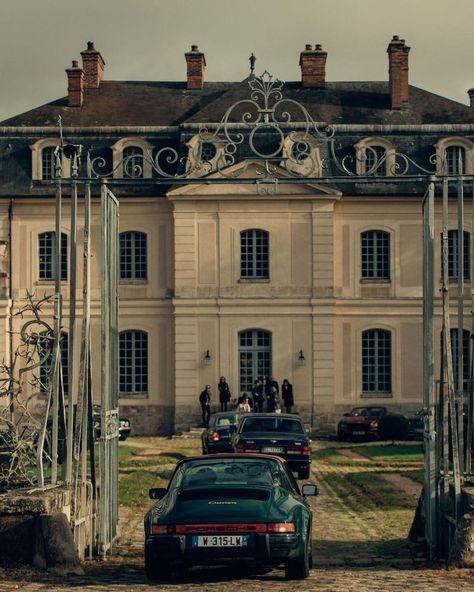 Rich Society Aesthetic, Location Aesthetic, Business Aesthetics, Jay Gatsby, Cars Porsche, Journal 2024, Ferrari Cars, House Of The Rising Sun, Money Images