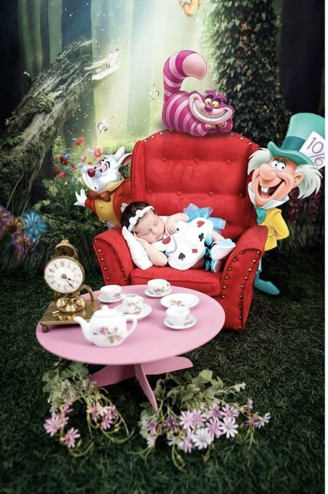 Newborn Alice In Wonderland, Alice In Wonderland Newborn Pictures, Alice In Wonderland Baby Photoshoot, Alice In Wonderland Photoshoot Ideas, Alice In Wonderland Photoshoot, Foto Newborn, Toddler Photoshoot, Alice In Wonderland Tea Party Birthday, Baby Milestones Pictures