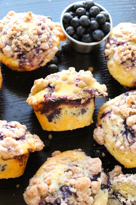 blueberry-muffins Strudel Muffins, Blueberry Strudel, Muffin Base, Gooooood Morning, Blueberry Streusel Muffins, Blueberry Streusel, Best Blueberry Muffins, Streusel Muffins, Muffin Streusel