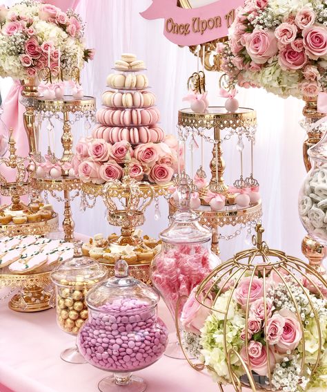 Diy Dessert Table, Pink Table Decorations, Sweet 15 Party Ideas Quinceanera, Sweet 15 Party Ideas, Quinceanera Pink, Pink Quince, Quince Decorations, Quinceanera Decorations, Party Dessert Table