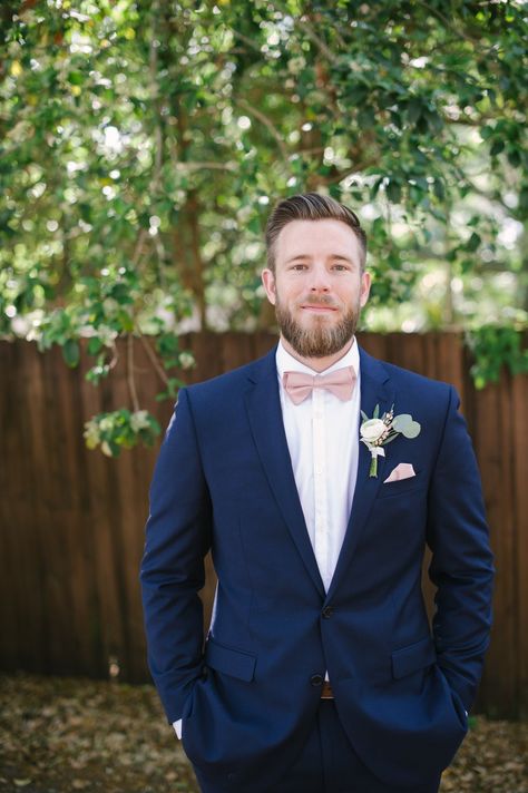 Blue Suit Pink Tie, Sage Green Theme, Groom Suit Navy, Gelato Cart, Father Of The Bride Outfit, Navy Groom, Wedding Groomsmen Attire, Costum Elegant, Mens Wedding Attire