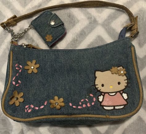 Grunge Bags, Mochila Grunge, Hello Kitty Purse, Sanrio Stuff, Kitty Clothes, Hello Kitty Clothes, Hello Kitty Aesthetic, Hello Kitty Bag, Design Bag