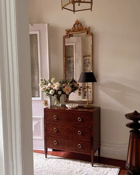 JENNY CIPOLETTI on Instagram: "Quite the transformation ✨ An entry hall before & after with a little (ok a lot) of help from my friends at @kathykuohome!" Jenny Cipoletti Home, Jenny Komenda Bathroom, Thrifted Furniture, Jenny Cipoletti, House Staircase, Entrance Table, Entry Ways, Bedroom Vanity, Entry Hall