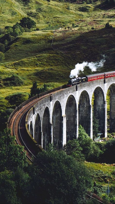 Harry Potter Tour, Hd Nature Wallpapers, Railway Posters, Hogwarts Aesthetic, Orient Express, Harry Potter Aesthetic, Wizarding World Of Harry Potter, Belem, Africa Travel