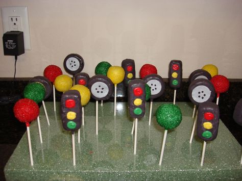 cake pops for the car mechanic :-) Hot Wheels Cake Pops, Cars Cake Pops, Two Fast Two Furious, Auto Party, Hot Wheels Cake, Wheel Cake, Cars Cake, Pop Cupcakes, Hot Wheels Party