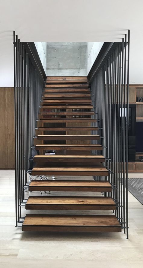 Gallery of DeLunna House / REIMS 502 - 5 Open Basement Stairs, Interior Kantor, Open Staircase, Steel Stairs, Metal Stairs, Stairs Architecture, Stairs Design Modern, Stairway Design, Home Stairs Design