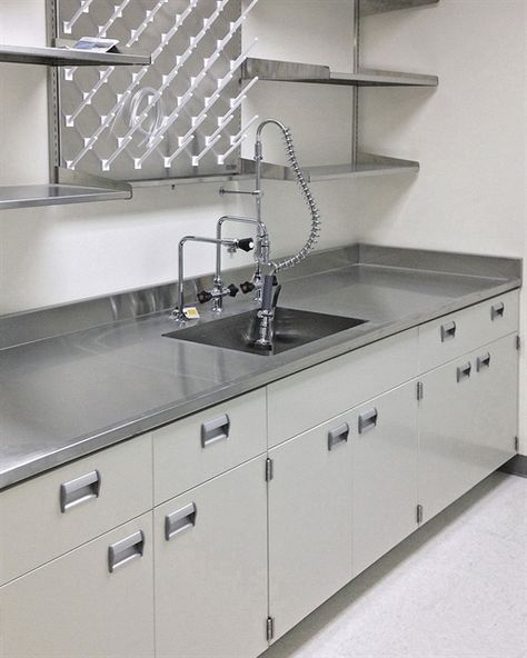 Laboratory Work Tops & Sinks in Epoxy & Trespa - A.T. Villa Laboratory Design Architecture, Laboratory Design Interior, Pharmacy Laboratory, Laboratory Idea, Makerspace Design, Wall Bench, Undermount Stainless Steel Sink, Laboratory Design, Lab Design