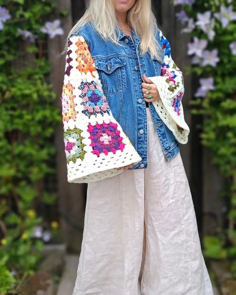 ✨ FOR SALE - AVAILABLE ✨ Upcycled vintage denim jacket with handmade (by me) granny square crochet sleeves ❤️ DM to purchase 🫶🏻 Crochet Denim Jacket, Crochet Upcycle, Crochet Sleeves, Square Crochet, Vintage Denim Jacket, Upcycled Vintage, Crochet Techniques, Beaded Jewelry Diy, Vintage Vibes