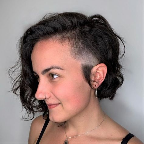 Side-Shaved Comb-Over Wavy Bob Shaggy Undercut, Undercut Bob Hairstyles, Undercut Nape, Hidden Undercut, Long Asymmetrical Haircut, Undercut Bob Haircut, Long Asymmetrical Bob, Asymmetrical Bob Short, Bob Ideas