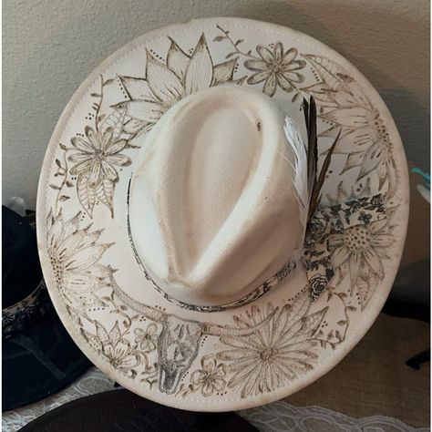 Gorgeous Burnt Cream Fedora With Sunflowers, Wildflowers, And A Longhorn. Ribbon And Feathers As Accents. Black Added To Burn In Areas For Contrast! Hand Burn, Felt Cowboy Hats, Felt Fedora, Hat Ideas, Cowgirl Hats, Love Tattoos, Custom Hats, Pyrography, Hat Making