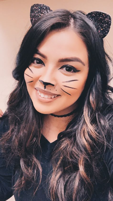 Kitty Cat Face Makeup Kids, Cat Face Paint Women, Orange Cat Makeup Halloween, Easy Kitty Face Paint, Easy Cat Makeup Halloween Kids, Kids Cat Makeup Halloween, Kid Cat Makeup, Simple Cat Face Makeup, Black Cat Costume For Women Makeup