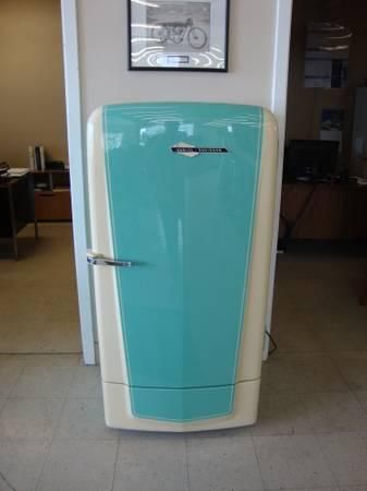 1950's Restored ColdSpot Refrigerator Tastefully replaced utilizing high quality automobile finishes, four layers of blue-green and lotion paint provide it a look from years gone by, multiple layers of clear layer were block sanded and brightened for a... Antique Fridge, Sala Game, Antique Refrigerator, 1950 Kitchen, Car Crafts, Lady Lair, Paint Refrigerator, Vintage Stove, Fridge Design