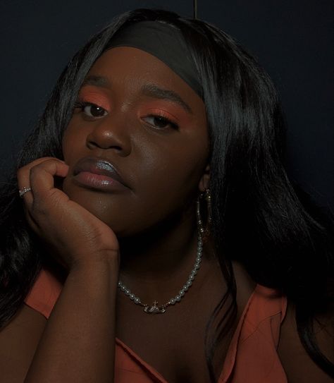 Glowy Makeup, Peachy Makeup, Everyday Makeup looks, Orange Makeuo Look, 90s aesthetic, Peach aesthetic, Rich Girl Aesthetic Makeup Looks Orange, Peachy Makeup Look, Peachy Makeup, Everyday Makeup Looks, Aesthetic Peach, Makeup Everyday, Icy Girl, Peach Aesthetic, Makeup Challenges