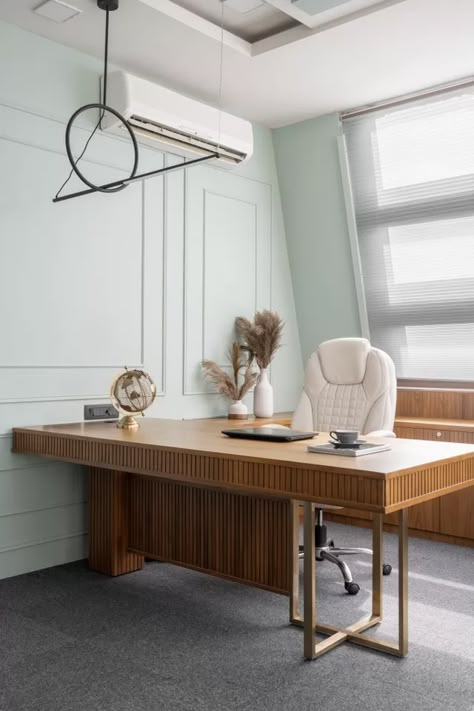 A Bold, Sleek Yet Sophisticated Haven for Productivity and Inspiration Office Cabin Table Design, Small Office Design Interior, Sleek Office, Kindergarten Interior, Small Office Design, Office Interior Design Modern, Style Office, Office Table, Functional Furniture