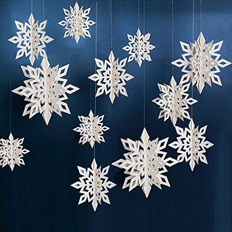 Snöflingor I Papper, Winter Wonderland-party, Christmas Winter Wonderland, Wonderland Party Decorations, Winter Wonderland Decorations, 3d Snowflakes, Snowflake Garland, Winter Wonderland Party, Hanging Christmas Tree