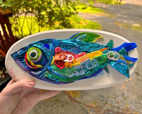 recycled trash fish ♻️🐟 final images #art #artist #recycling #recycledart #upcycled #upcycledart #sculpture #creative #fishart #fish #plastic #recycledplastic #artfromtrash Fish Recycled Art, Trash Sculpture, Art From Trash, Recycled Artwork, Waste Art, Trash Art, Scrap Ideas, Upcycled Art, Recycled Art