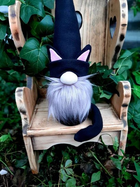 Cat Gnomes, Gnome Cat, Cat Gnome, Gnomes Halloween, Black Cat Decor, Halloween Gnome, Gnomes Diy, Diy Gnomes, Gnome Patterns