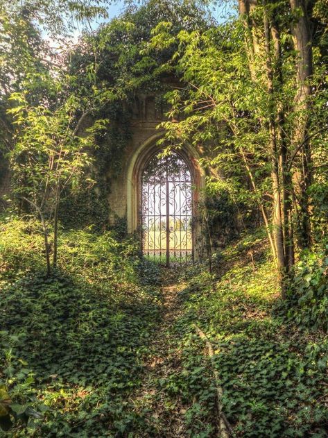 Secret Garden Door, Heavens Gate, Chicago Baby, Fantasy Nature, Sacred Garden, Modern Gate, Lost Garden, Italian Girl, Fairytale Aesthetic