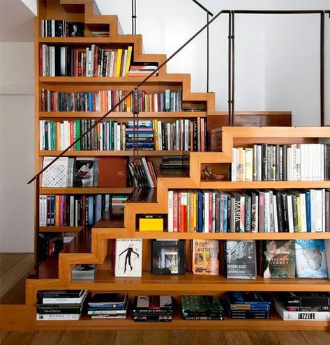 Book Staircase, Staircase Bookshelf, Stair Bookshelf, Home Library Design Ideas, Space Saving Staircase, Stair Shelves, Fireplace Bookshelves, Garden Globes, Home Library Design