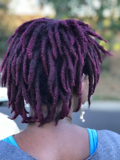 Purple locs Purple Ombre Locs, Dark Purple Locs, Afropunk Futurism, Purple Locs Black Women, Purple Dreadlocks, Brown And Blonde Highlights, Purple Locs, Color Hair Ideas, Thick Locks