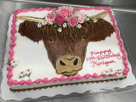 Hiland Cow Birthday Cake, Cow Cookie Cake Ideas, Moo Cow Cake, Cow Sheet Cake Ideas, Cow Sheet Cake Birthday, Highland Cow Sheet Cake, Western Sheet Cake, Cow Print Sheet Cake, Cow Sheet Cake