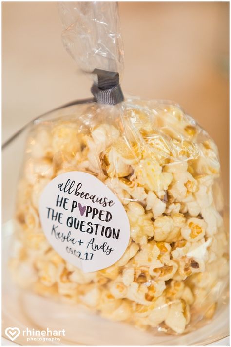 Wedding Shower Popcorn Favors, Wedding Favors Food Treats, Wedding Party Favor Ideas For Guests, Edible Party Favors Wedding, Food Favors Wedding, Popcorn Wedding Favors For Guests, Wedding Edible Favors, Mountain Wedding Favors For Guests, Clever Wedding Favors