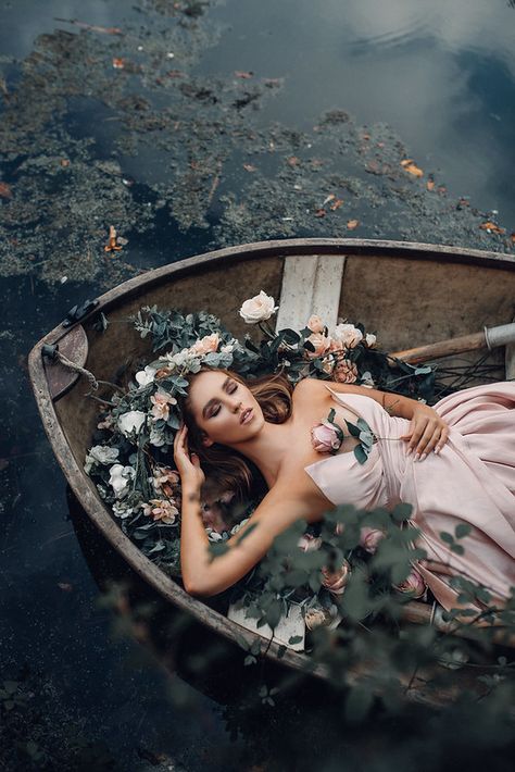 Fairytale Photography Princesses, Women With Flowers, Boat Photoshoot, Flowers Portrait, Fairytale Photoshoot, Ideas For Flowers, The Lady Of Shalott, Fairy Photoshoot, Digital Photography Lessons