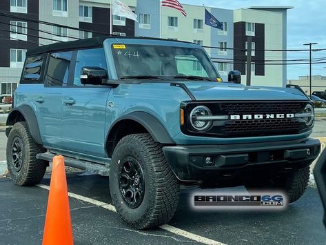 New Ford Bronco on Instagram: “4 door Wildtrak soft top from jdmrc93 on bronco6g spotted in Michigan.” Bronco Wildtrak, New Ford Bronco, Ford Bronco 4 Door, 2021 Bronco, Truck Accesories, Terrain Denali, Tacoma 4x4, Ford Sport, Jeep Jku